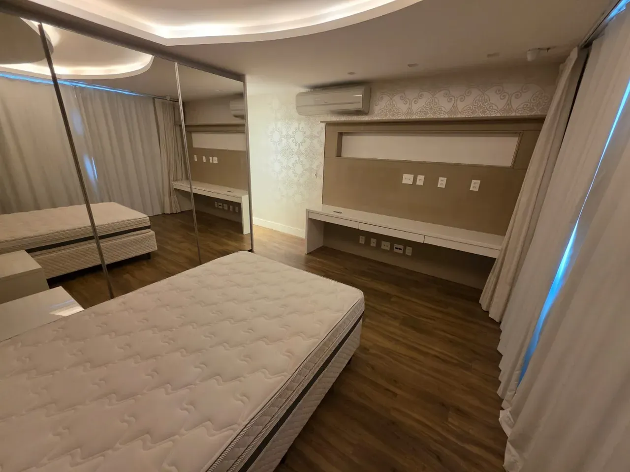 Casa em condomínio com 5 quartos e 5 banheiros — photo 28