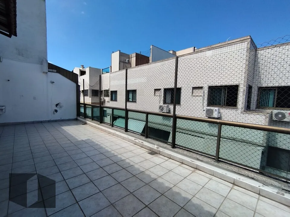 Penthouse with 3 bedrooms and a terrace — photo 13