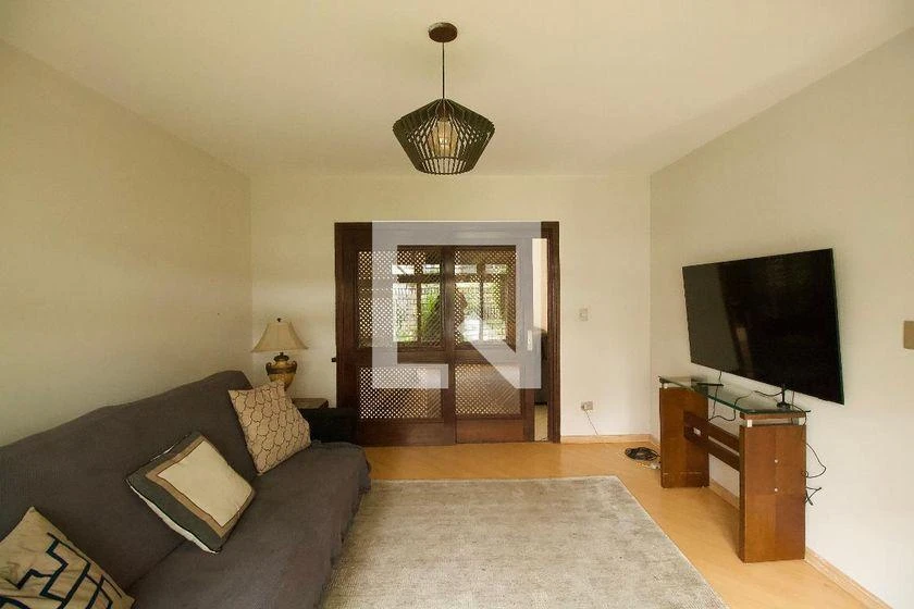 5-bedroom house with a home office — photo 8
