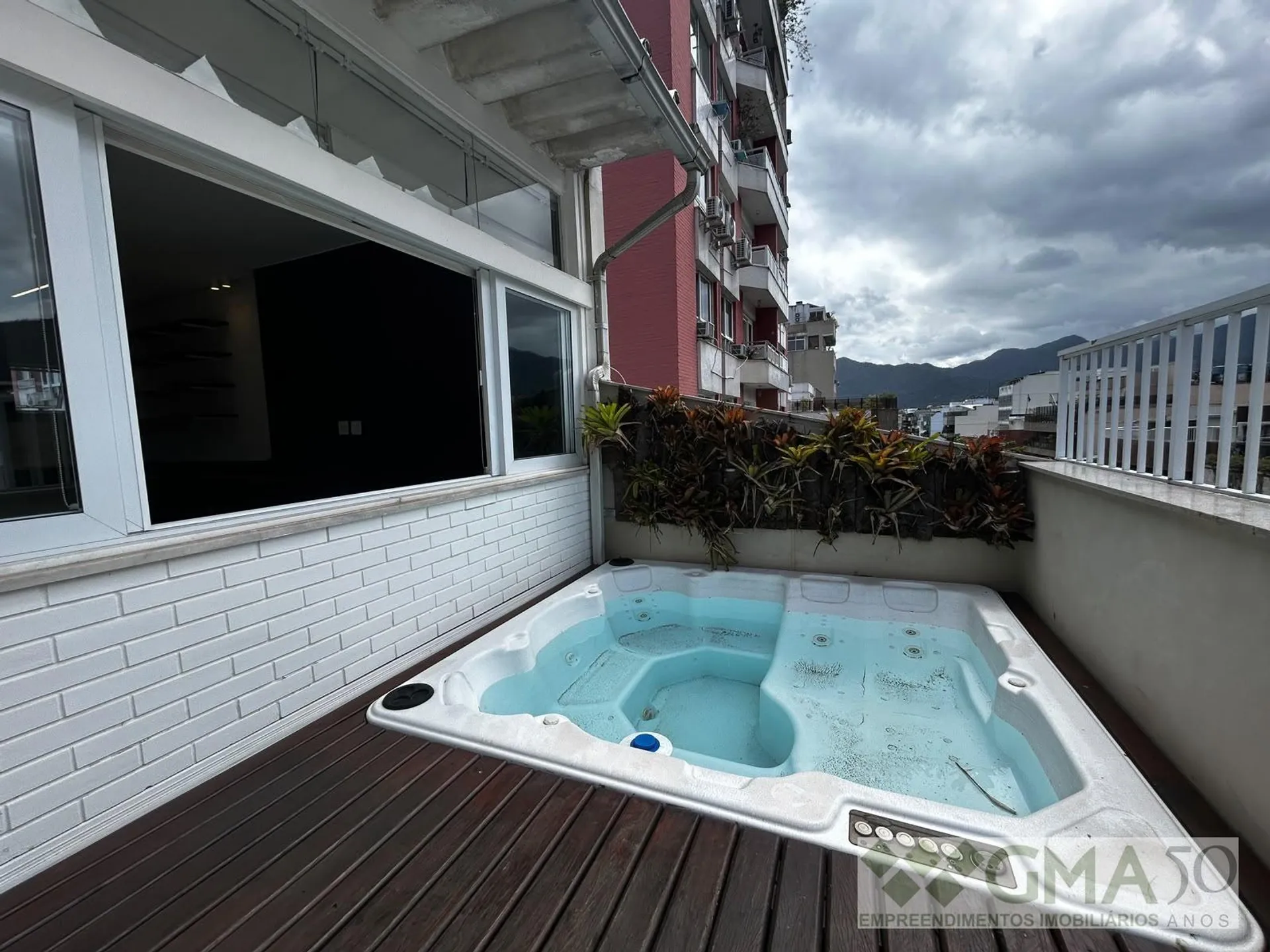 Рабочее место и 2 спальни: квартира 145 м² — photo 39