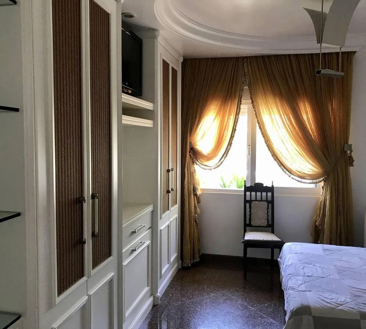 Меблированный дом с 5 спальнями и 5 санузлами — photo 37
