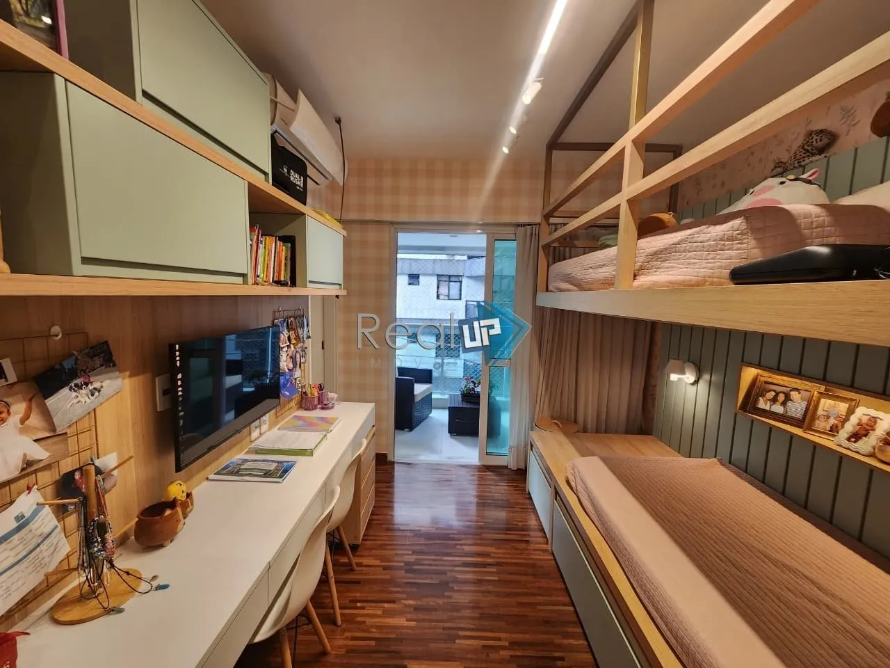 4-bedroom apartment with 227 m² and 3 parking spaces — photo 19