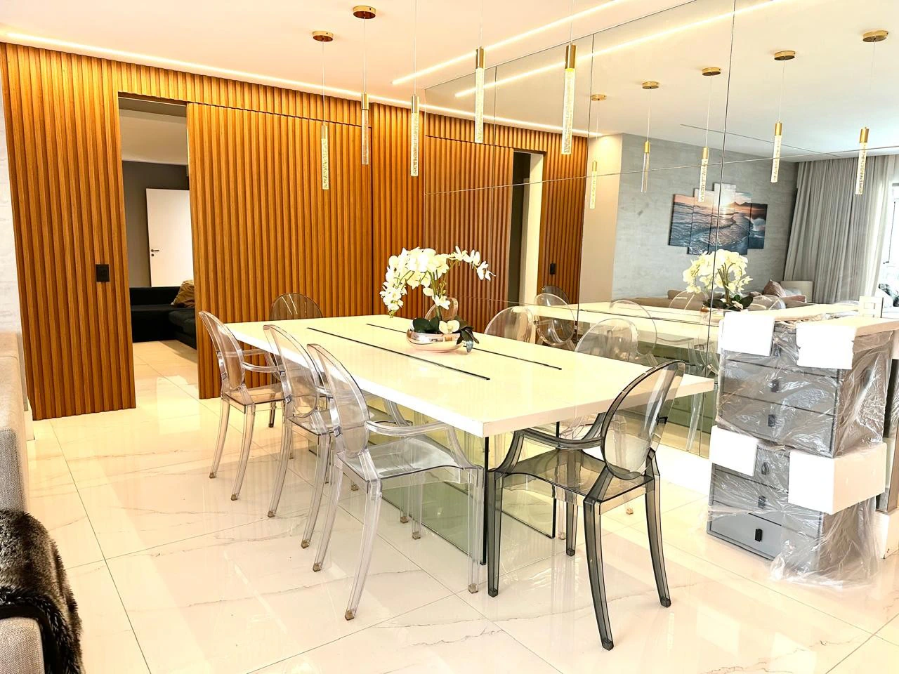 Furnished apartment, 233 m², with a walk-in closet — photo 18