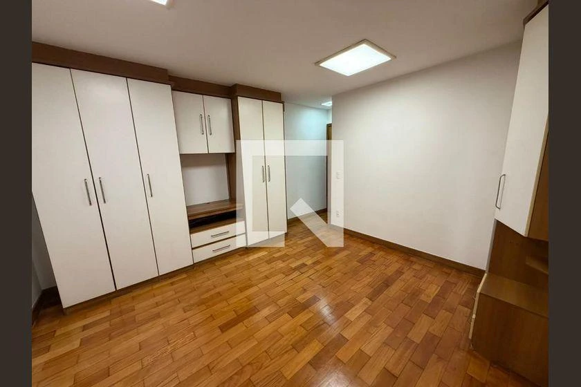 166 m² apartment with 4 en-suite bedrooms and enclosed balcony — photo 10