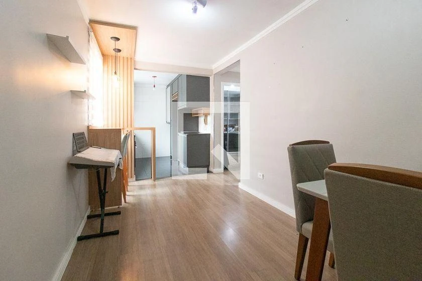47 m² apartment with a walk-in closet and a home office — photo 4
