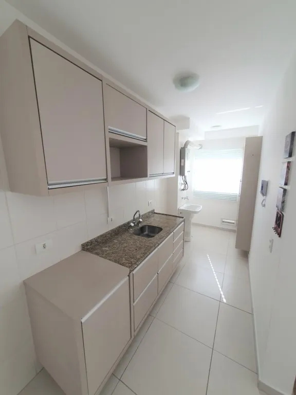 Apartamento de 2 quartos com cozinha fechada e fogão a gás — photo 4