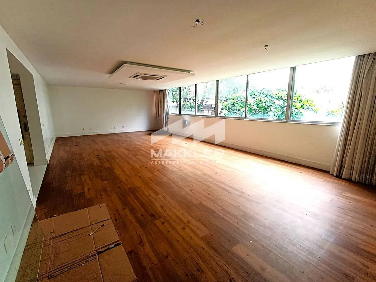 Apartment with 4 bedrooms and 4 bathrooms — photo 4