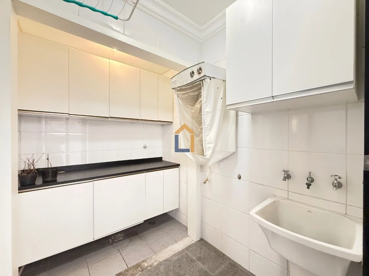 3-bedroom apartment with a washing machine in Curitiba — photo 5