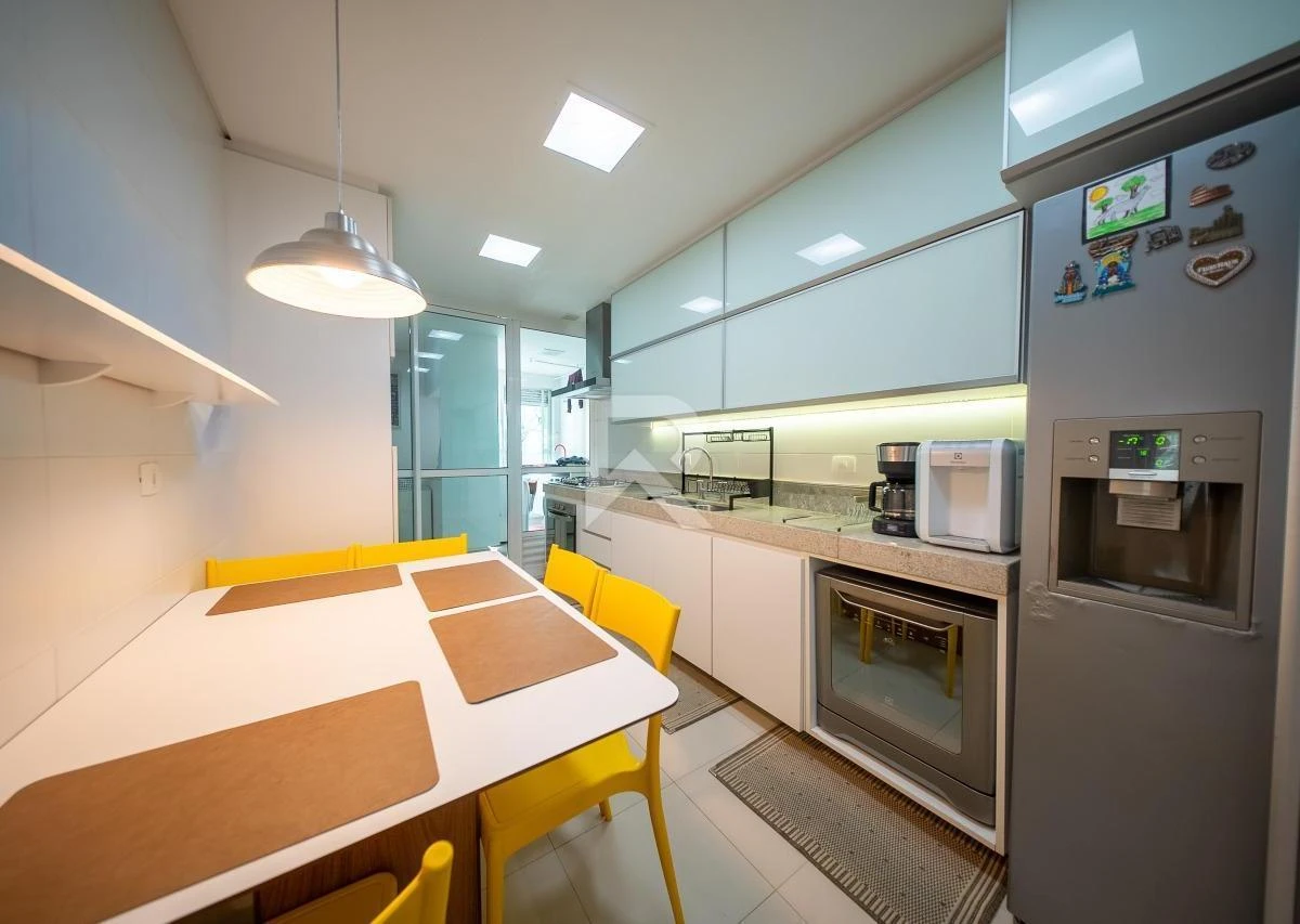 Балкон з грилем та 4 спальні: квартира 186 м² — photo 7