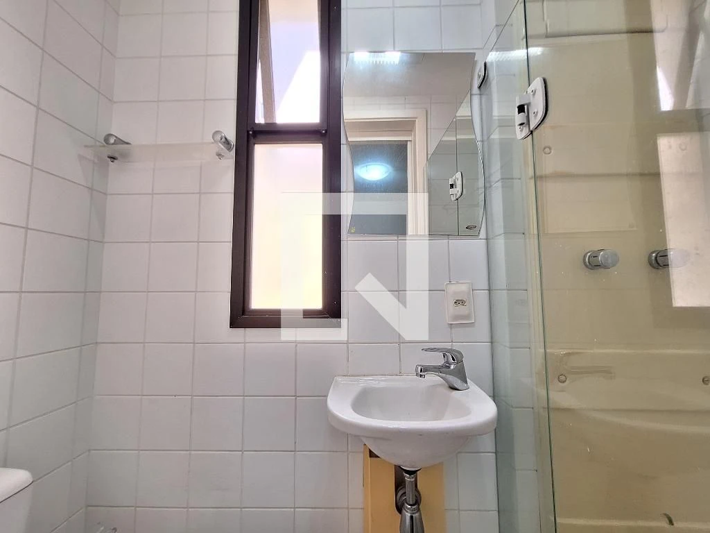 Furnished 3-bedroom apartment with 3 bathrooms — photo 49