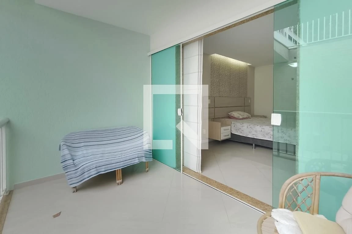 460 m² house with a water view and a private pool — photo 59