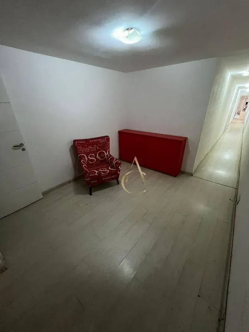 Rental apartment with 5 bedrooms and 4 bathrooms — photo 28