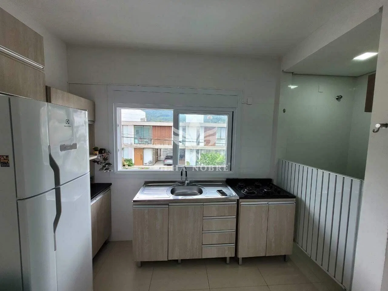 Квартира с 2 спальнями, 1 сьютом и 76 м², электроплита — photo 3