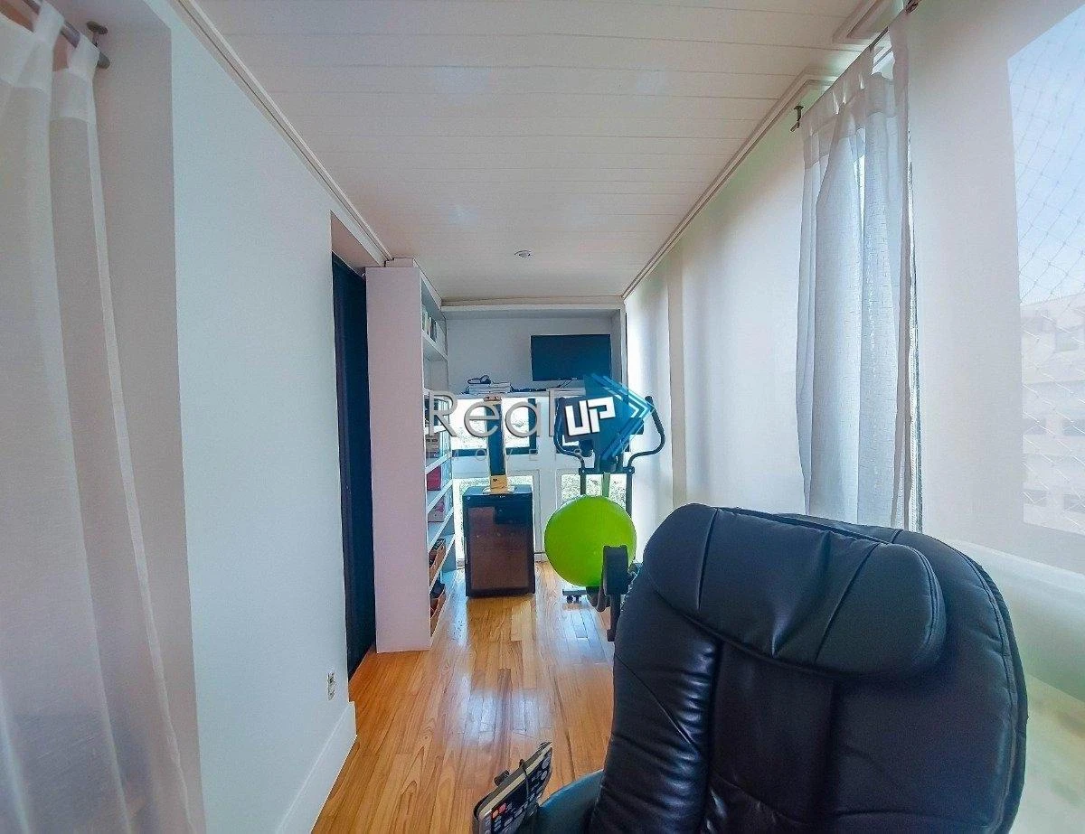 429 m² apartment with 5 bedrooms and 3 parking spots — photo 31