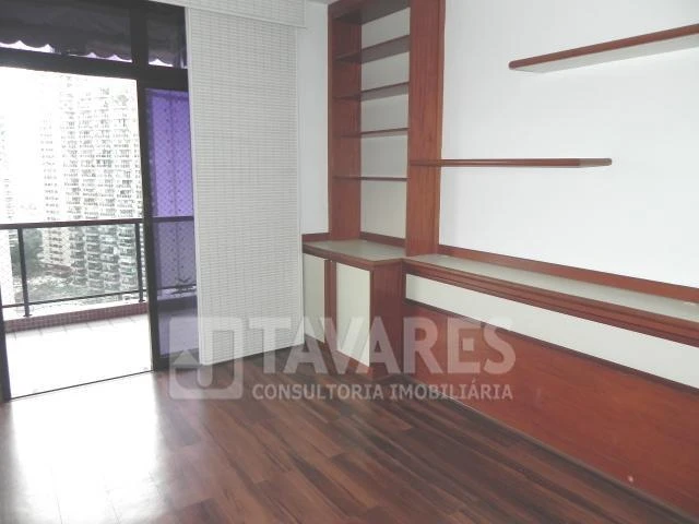 3-bedroom apartment with a home office — photo 8