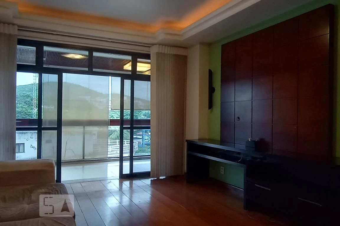 Apartamento de 4 quartos com janelas do piso ao teto — photo 41