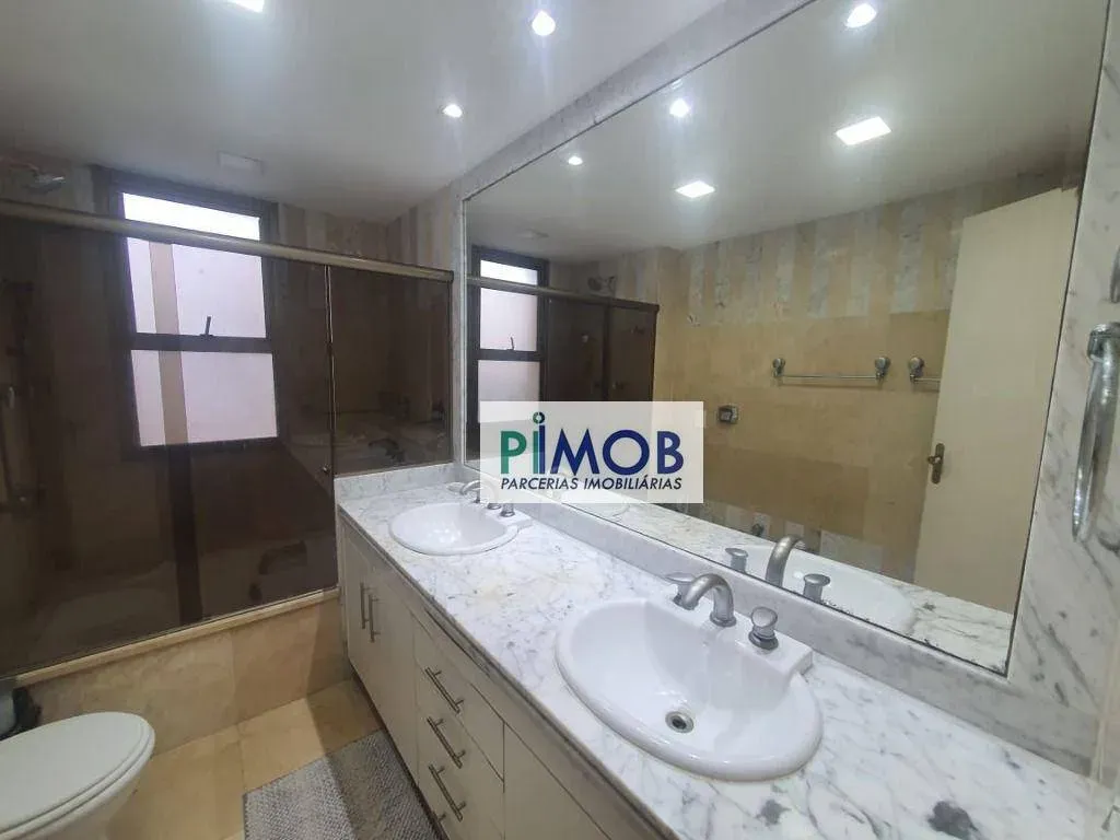 4-bedroom 260 m² apartment with 2 en-suite bathrooms — photo 51