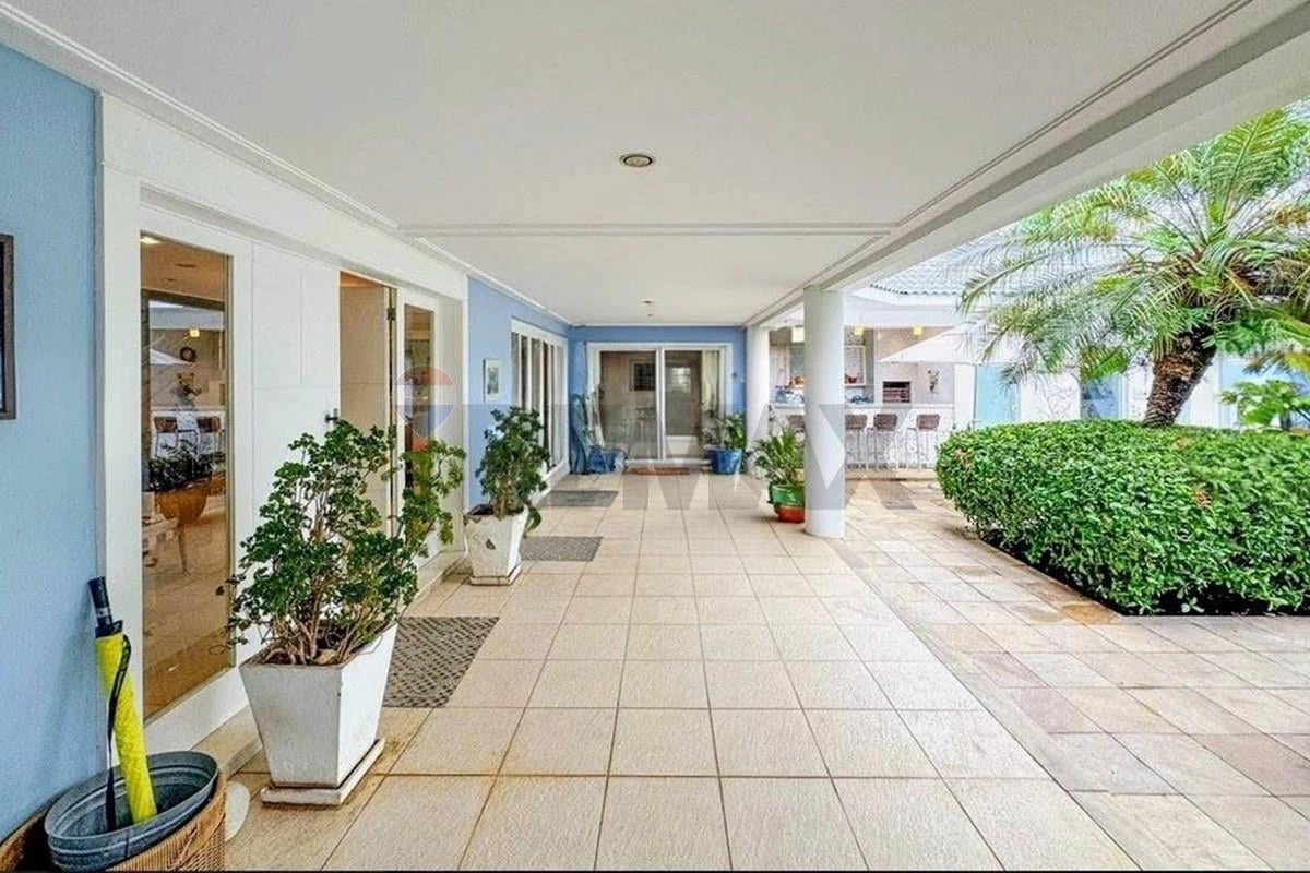 Furnished house with private garden and 5 parking spots — photo 25