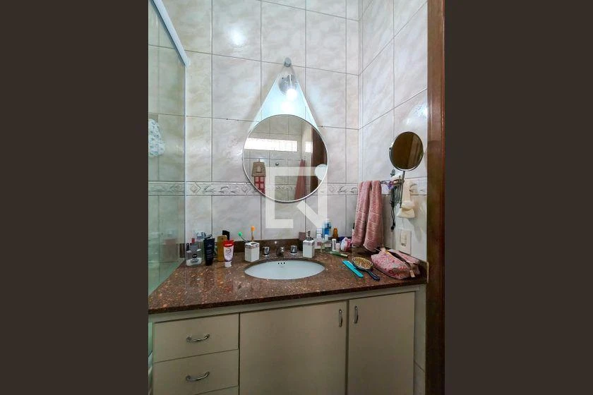 Glass-enclosed balcony in a 3-bedroom apartment, 107 m² — photo 40