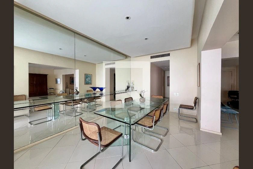 Apartment, 450 m², with a glass-enclosed balcony — photo 2