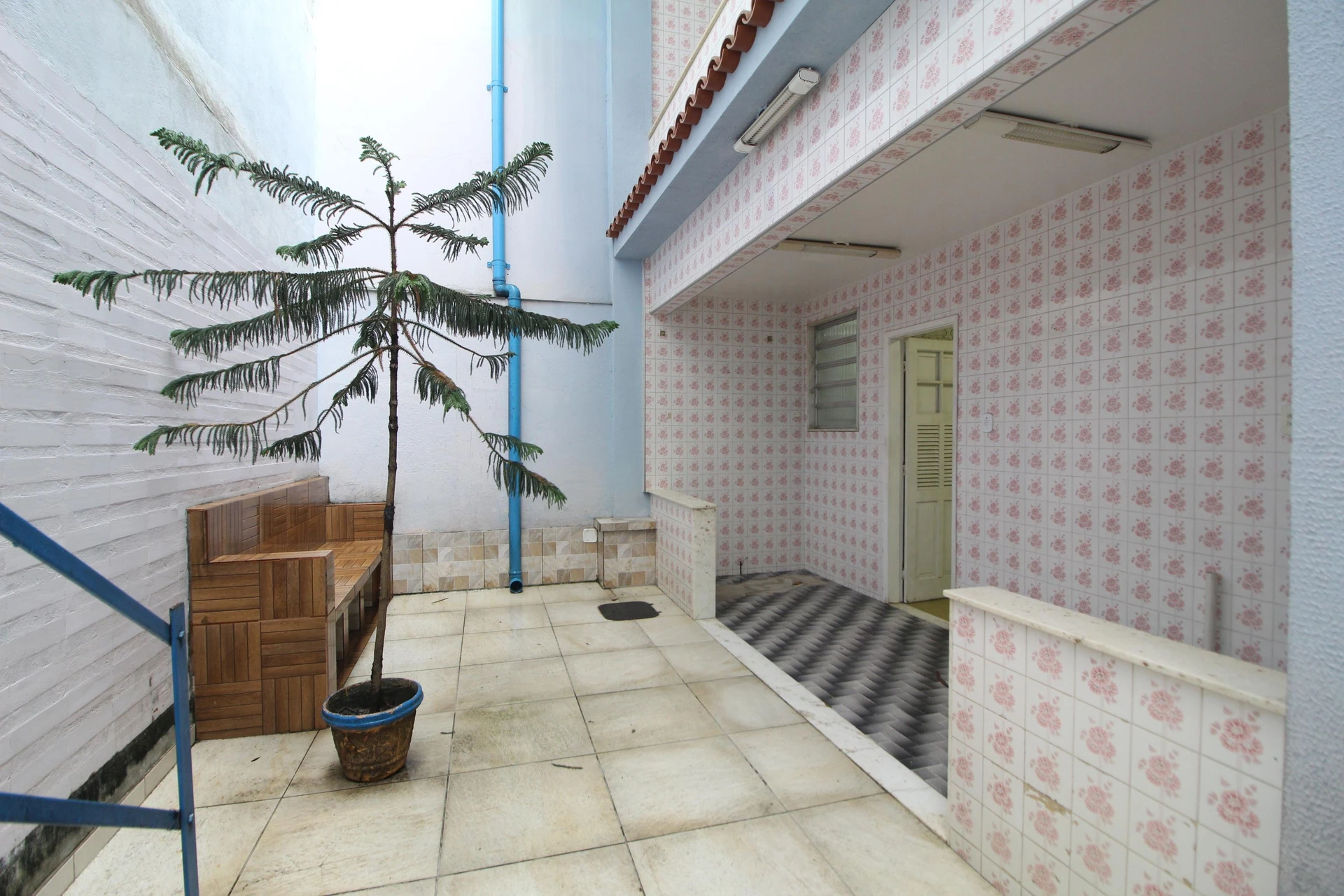 Condominium house with 3 bedrooms and 1 en-suite — photo 33