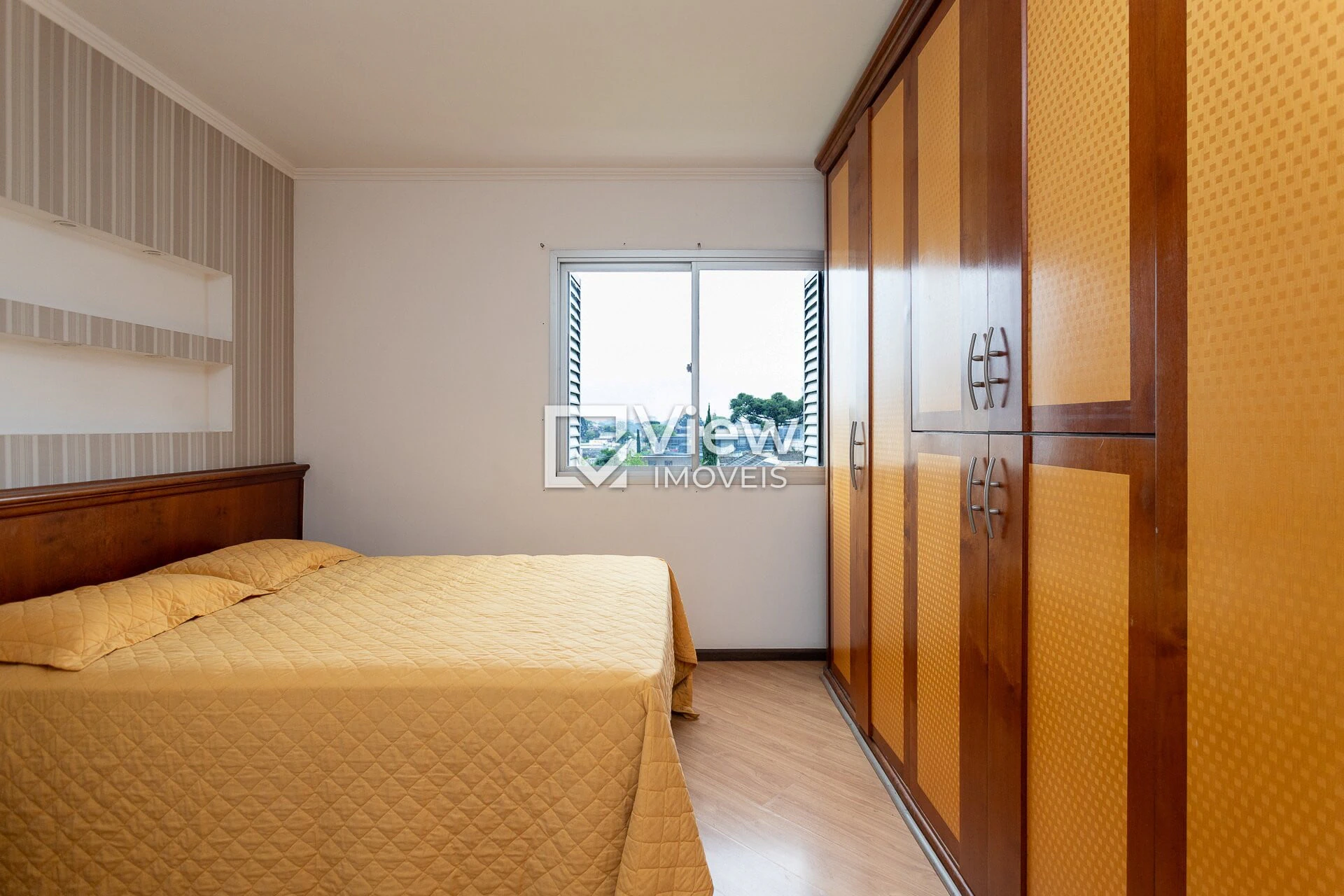 Apartment, 70 m², with wood or laminate floors — photo 16