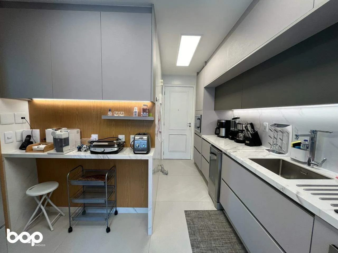 Furnished 3-bedroom apartment with a gas open-plan kitchen — photo 26