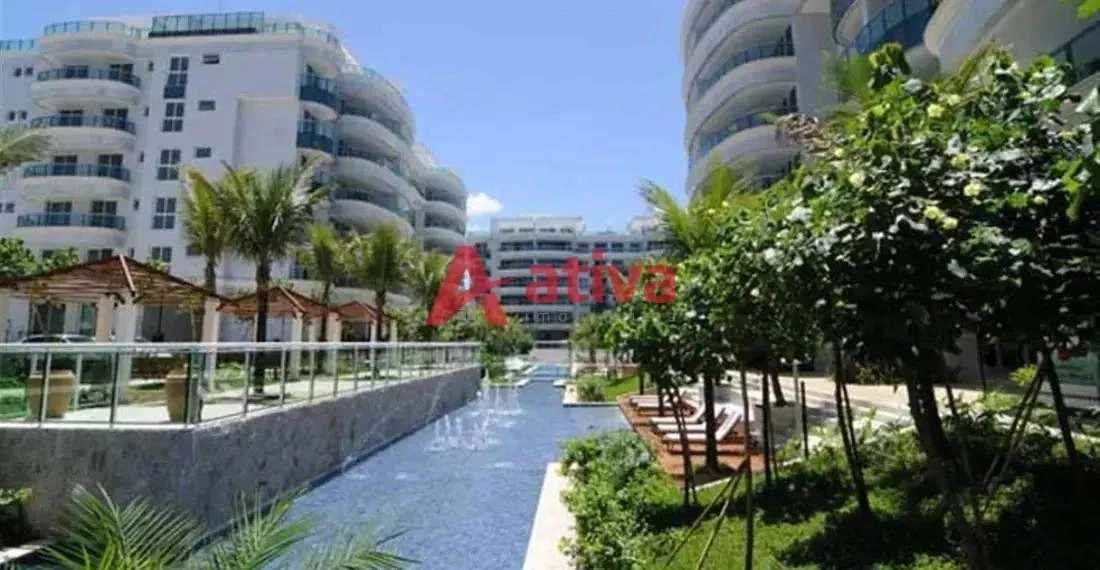 4-bedroom apartment with a glass-enclosed balcony — photo 41