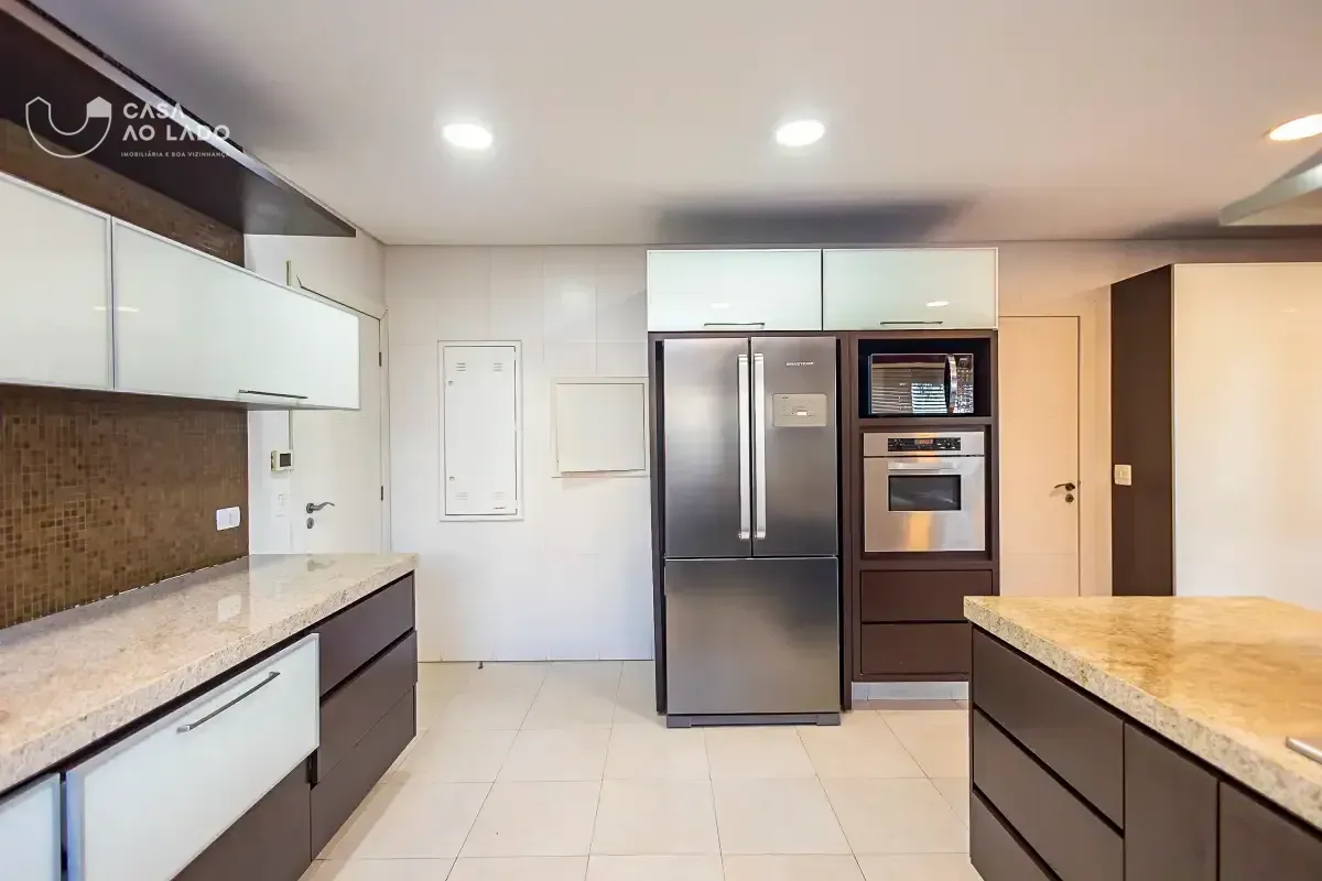 House with 629 m², 4 bedrooms and a balcony — photo 21