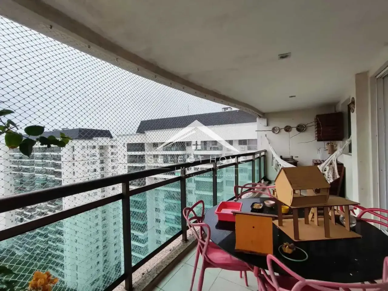 Floor-to-ceiling windows in a 4-bedroom apartment, 150 m² — photo 10