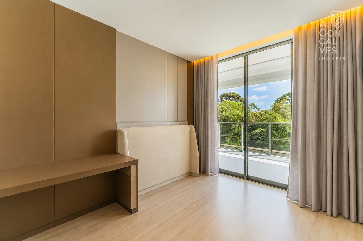 Furnished apartment with 3 suites and 257 m² — photo 74