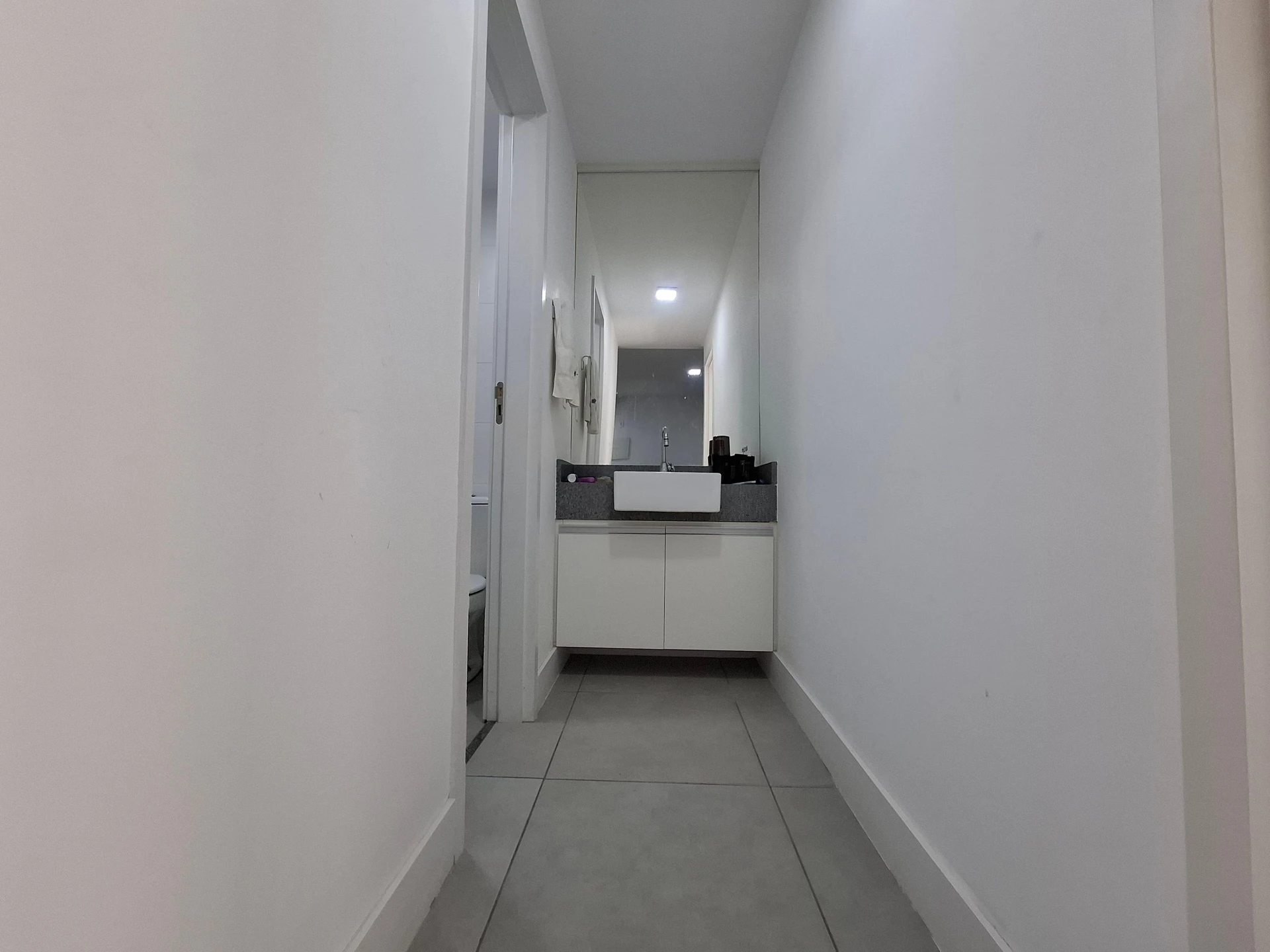 Furnished apartment with home office and balcony — photo 15