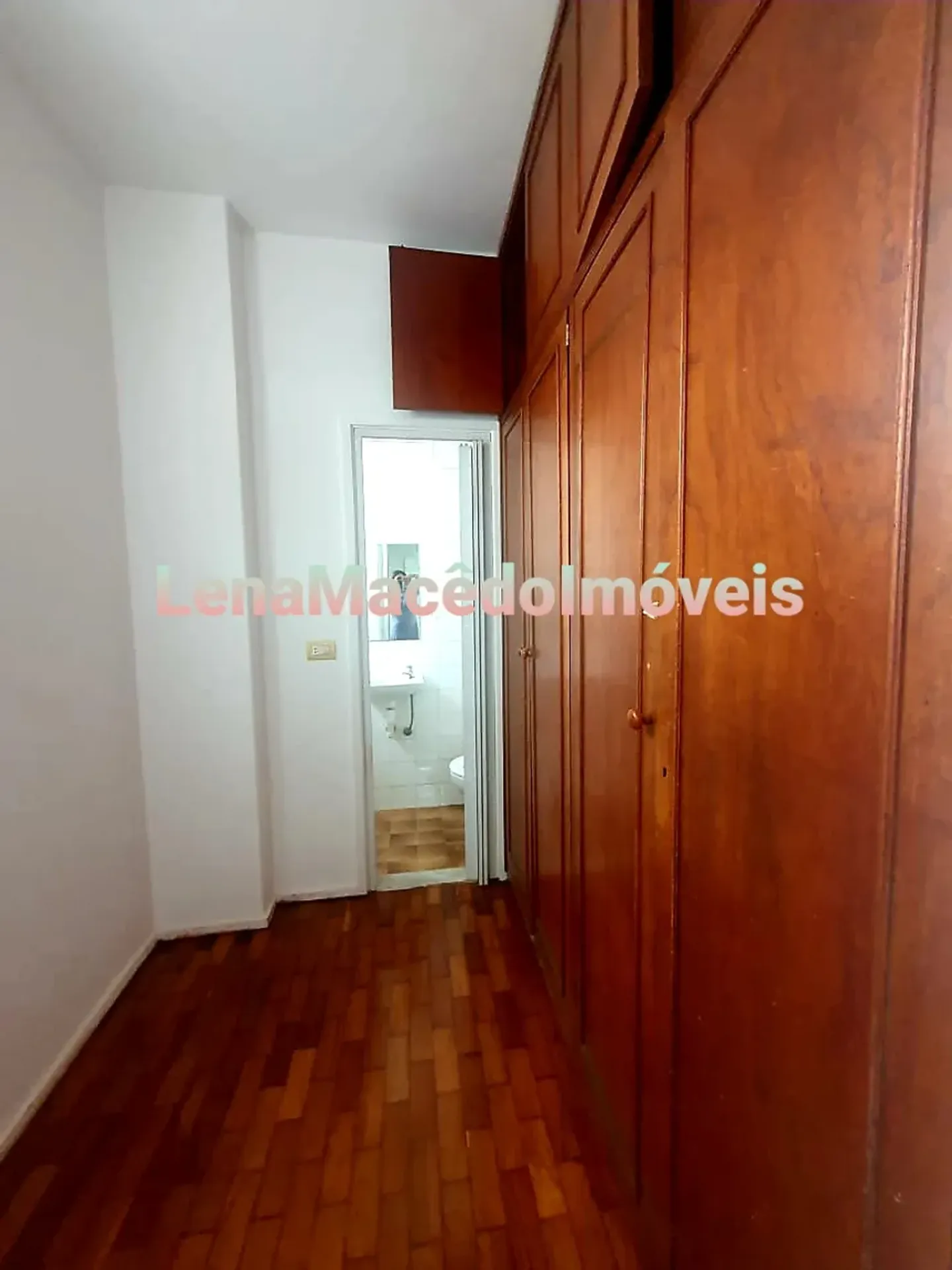 4-bedroom apartment with balcony and 1 parking space — photo 41