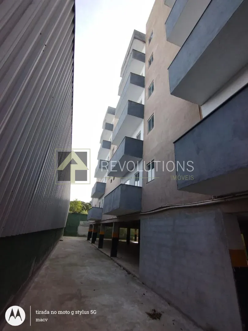 2-bedroom apartment with balcony and laundry area — photo 24