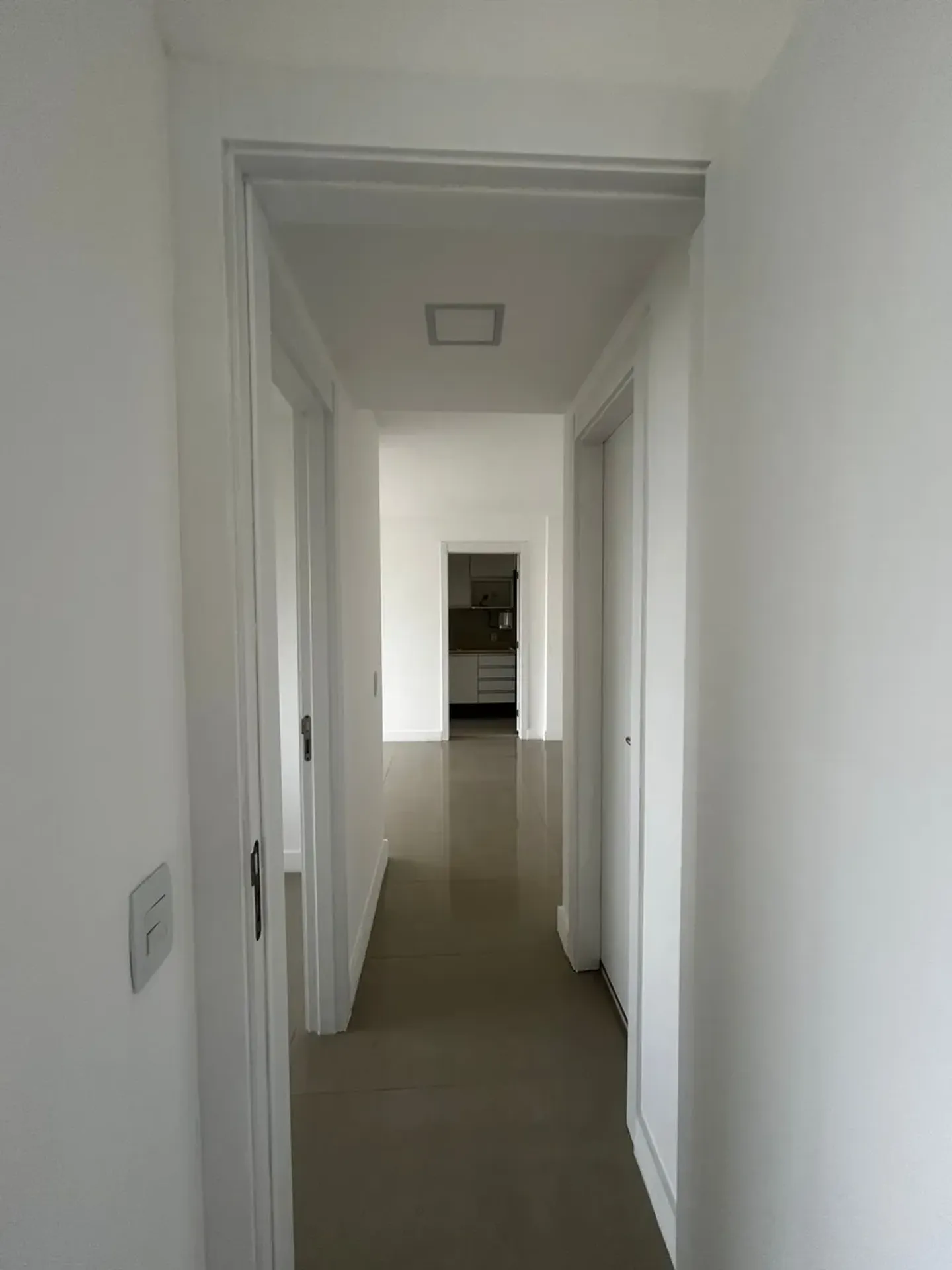 Apartamento de 2 quartos com varanda e cozinha separada — photo 21