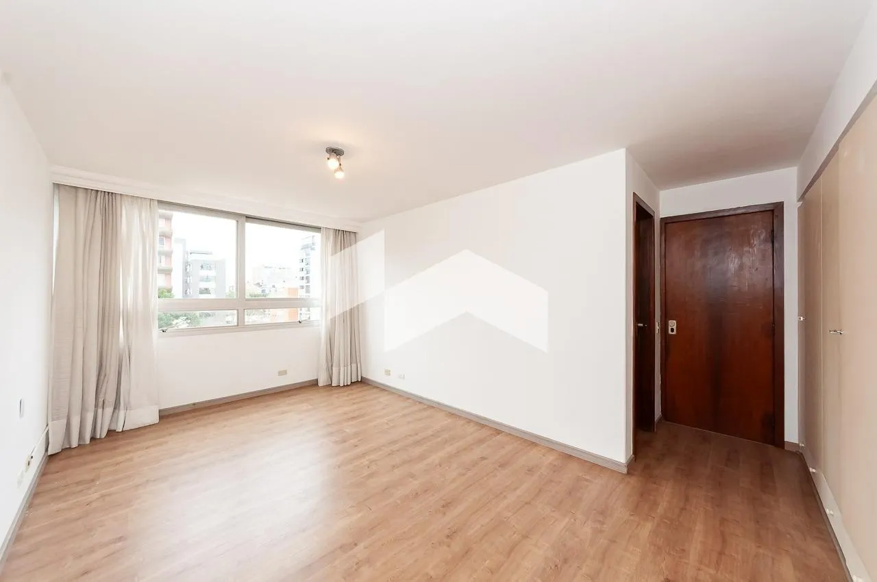 380 m² apartment with private laundry area — photo 18