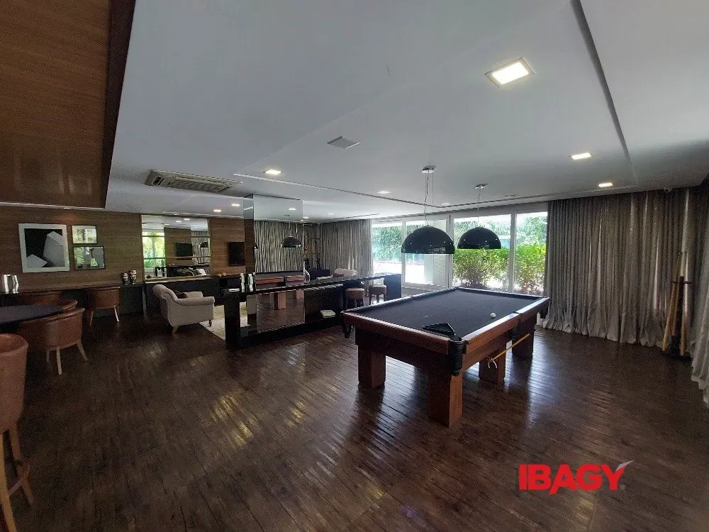 Furnished 2-suite apartment with enclosed balcony — photo 35