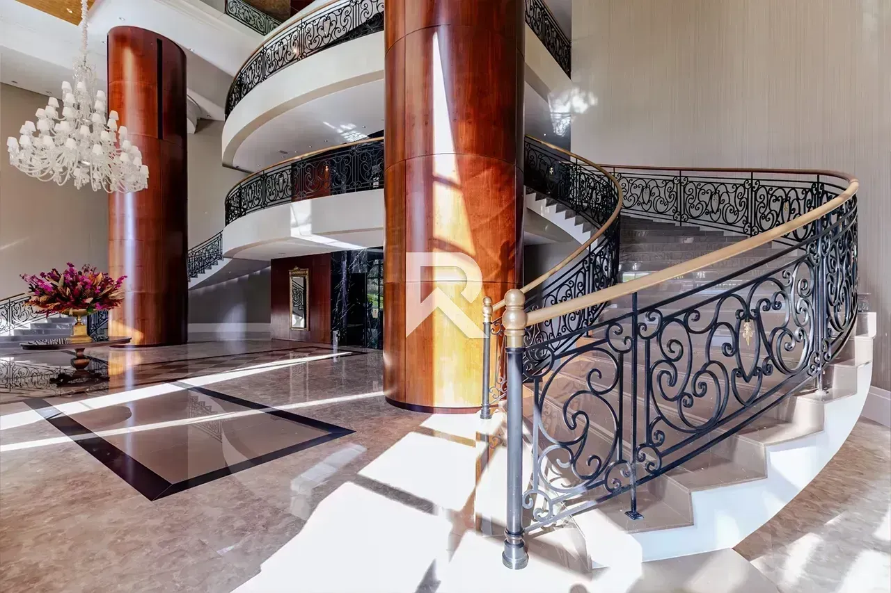Квартира з 5 спальнями, балконом і 874 м² — photo 2