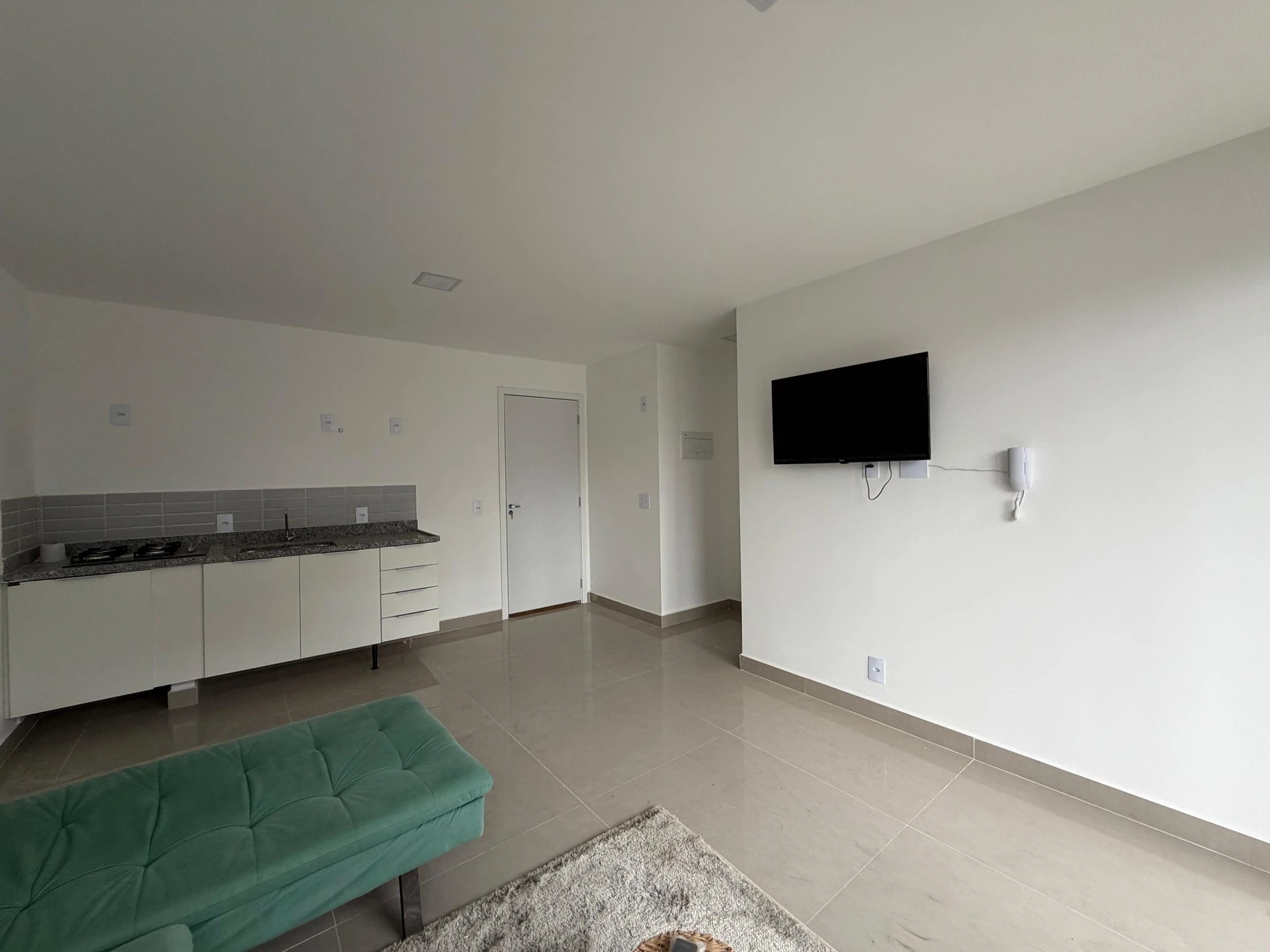 Apartamento amueblado de 1 dormitorio y cocina integrada — photo 17