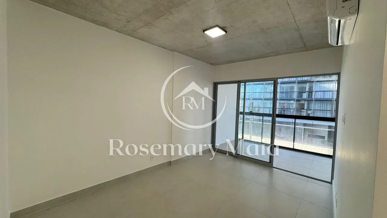 2-bedroom apartment with open-plan kitchen and balcony — photo 6