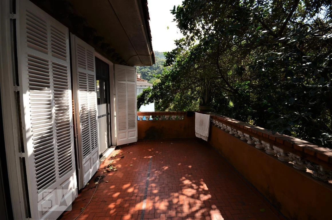 Rental house with 4 bedrooms and 450 m², 2 en-suites