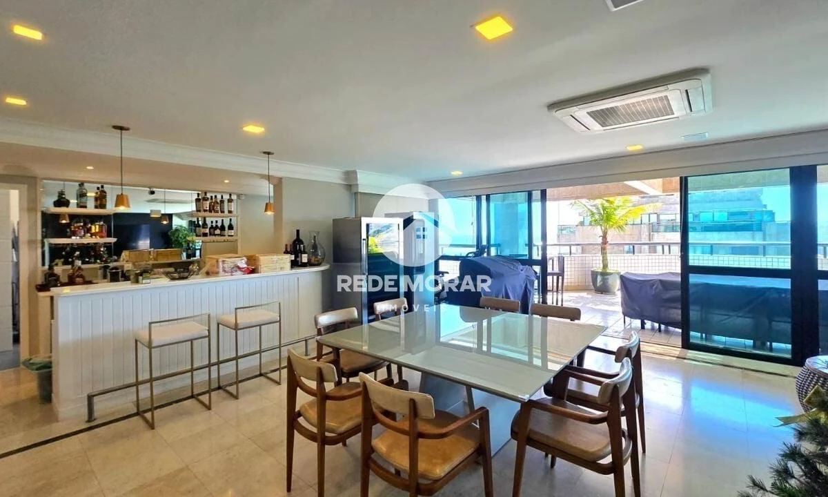 4-bedroom apartment with a water view — photo 16