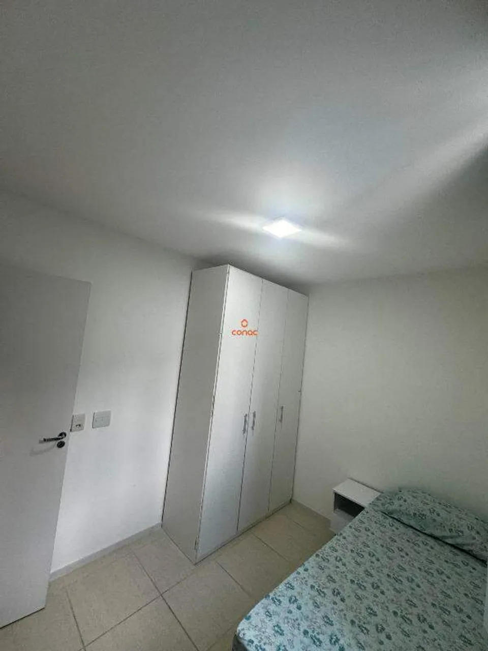 Apartamento com 3 quartos e cozinha fechada com fogão a gás — photo 9
