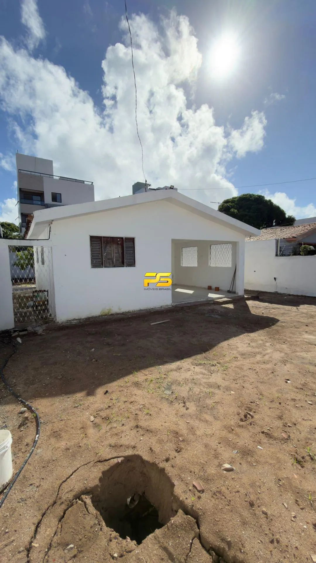 House with 3 bedrooms and 1 bathroom, 450 m²