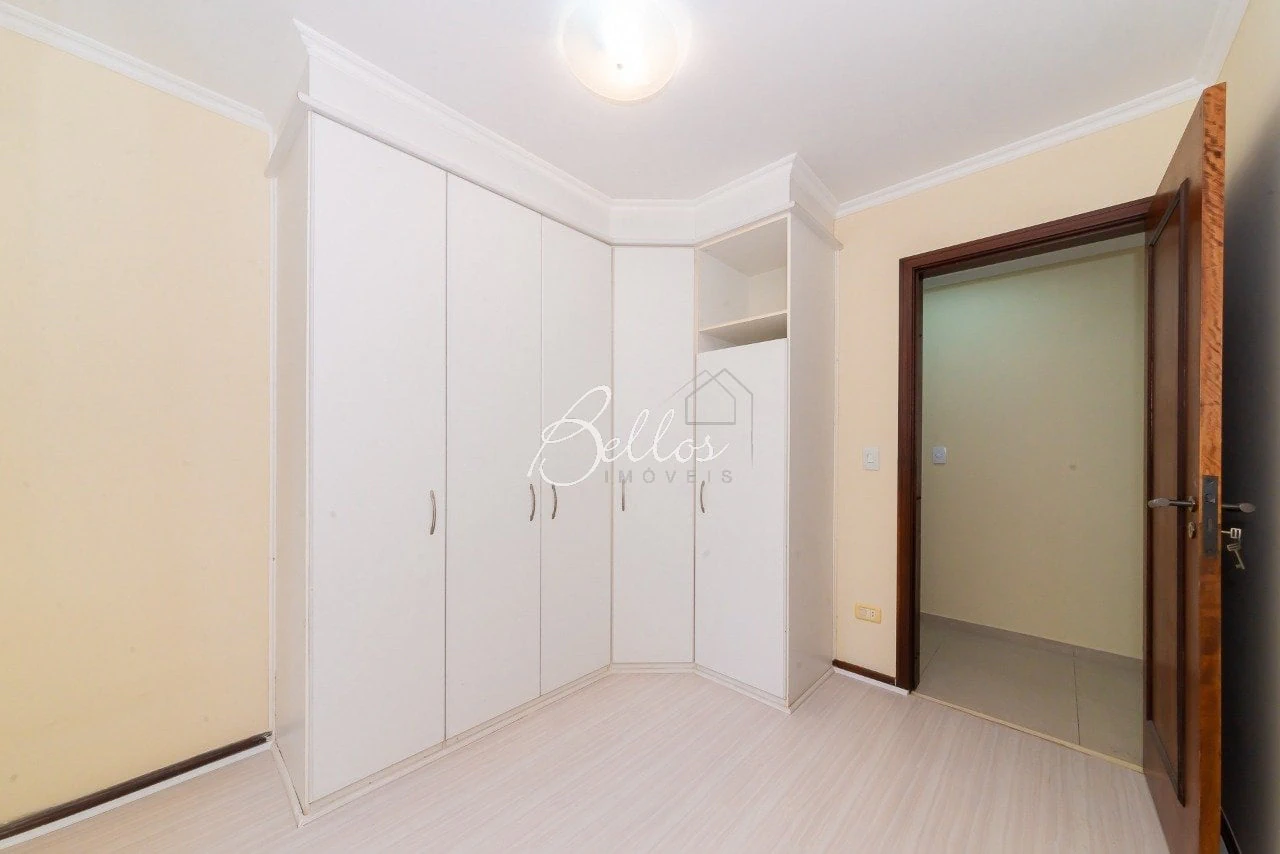 3-bedroom apartment with a bathtub — photo 11