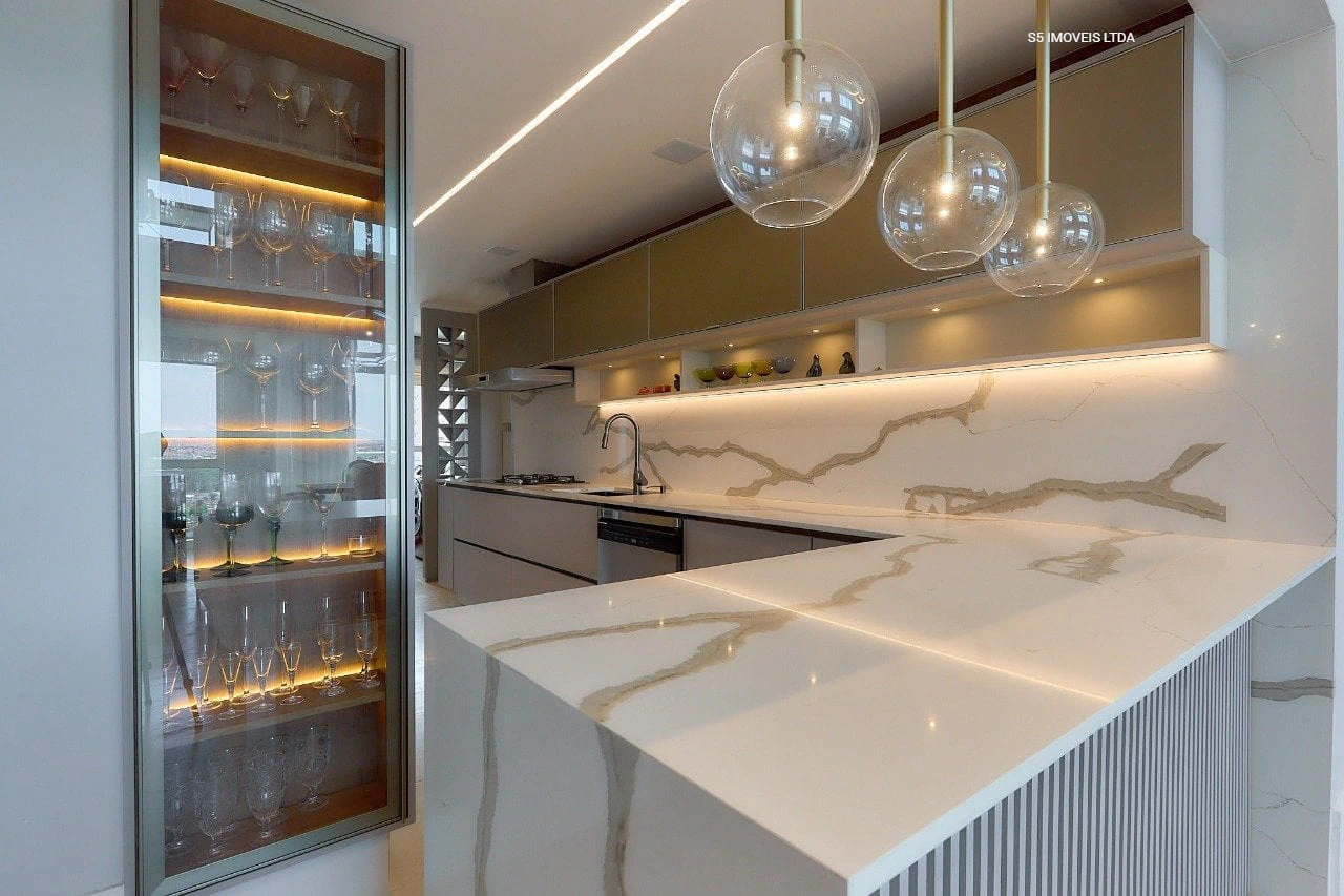 Departamento con ventanales de piso a techo en Curitiba — photo 4
