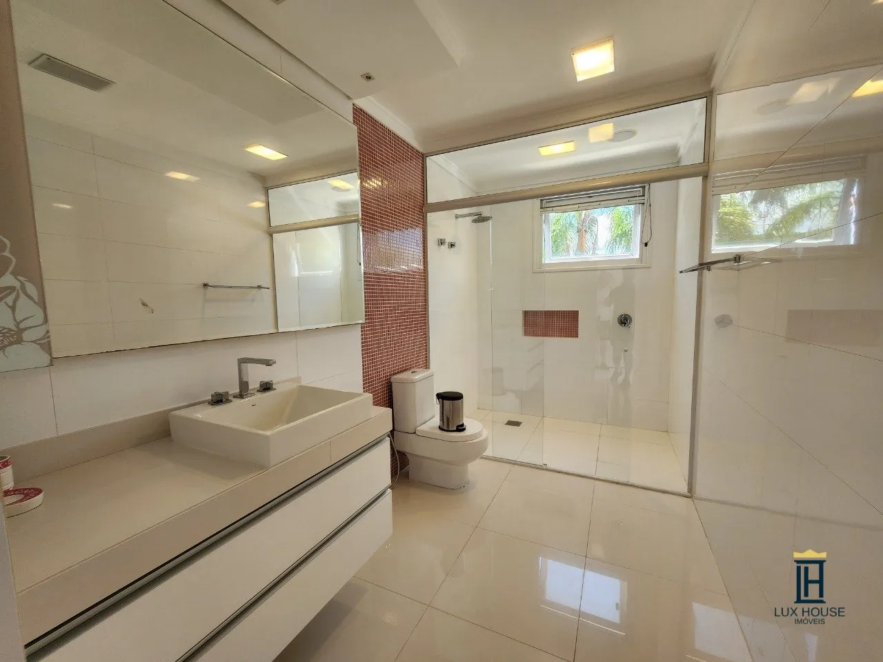 Furnished house with 7 en-suite bedrooms and 10 baths — photo 46