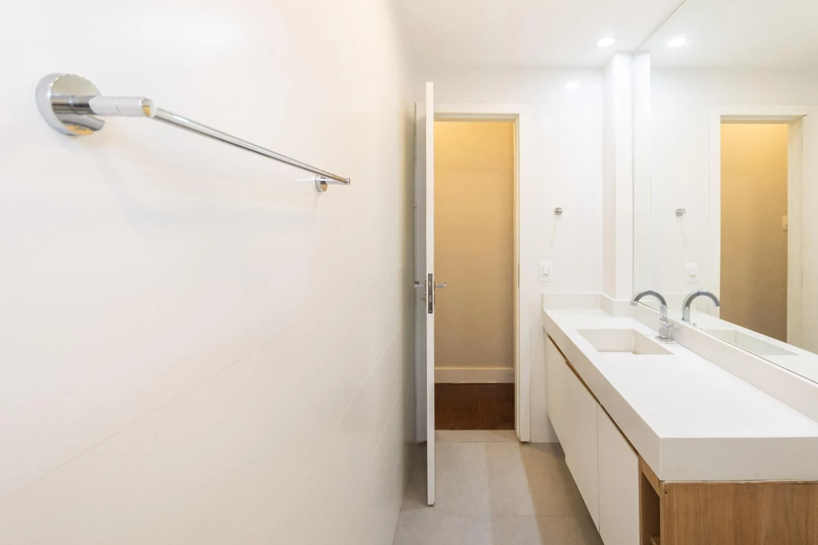 Wood or laminate floors in a 2-bedroom apartment, 64 m² — photo 25