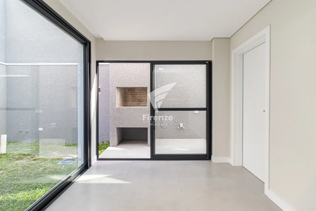Furnished house with 4 bedrooms and 320 m² — photo 24