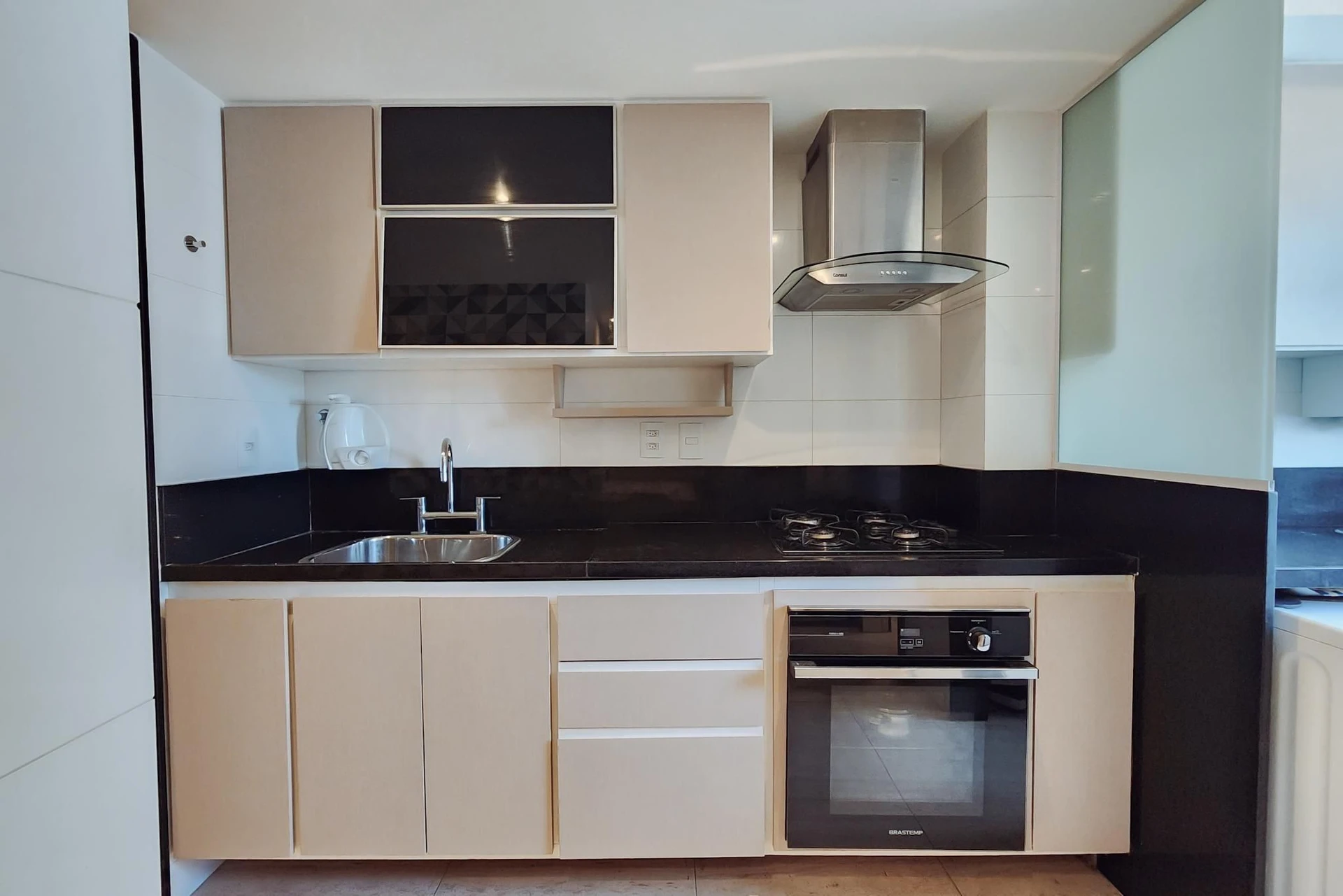 3-bedroom apartment with an ensuite suite and 2 parking — photo 52